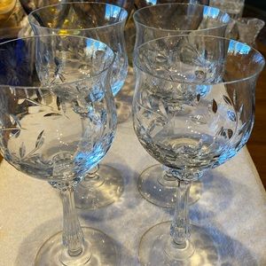 Mikasa crystal glasses VERSAILLES set of 4. Like new. 8 inches tall